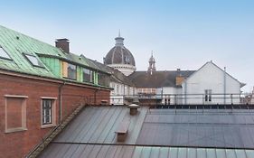 Centralt Byliv - 2 Soveværelser med plads til 6